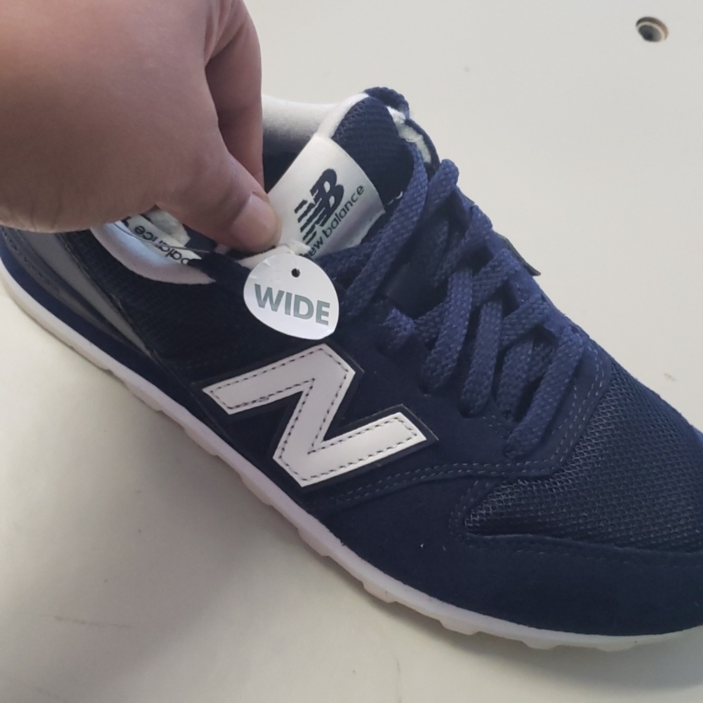 New Balance - Picture 3 of 4